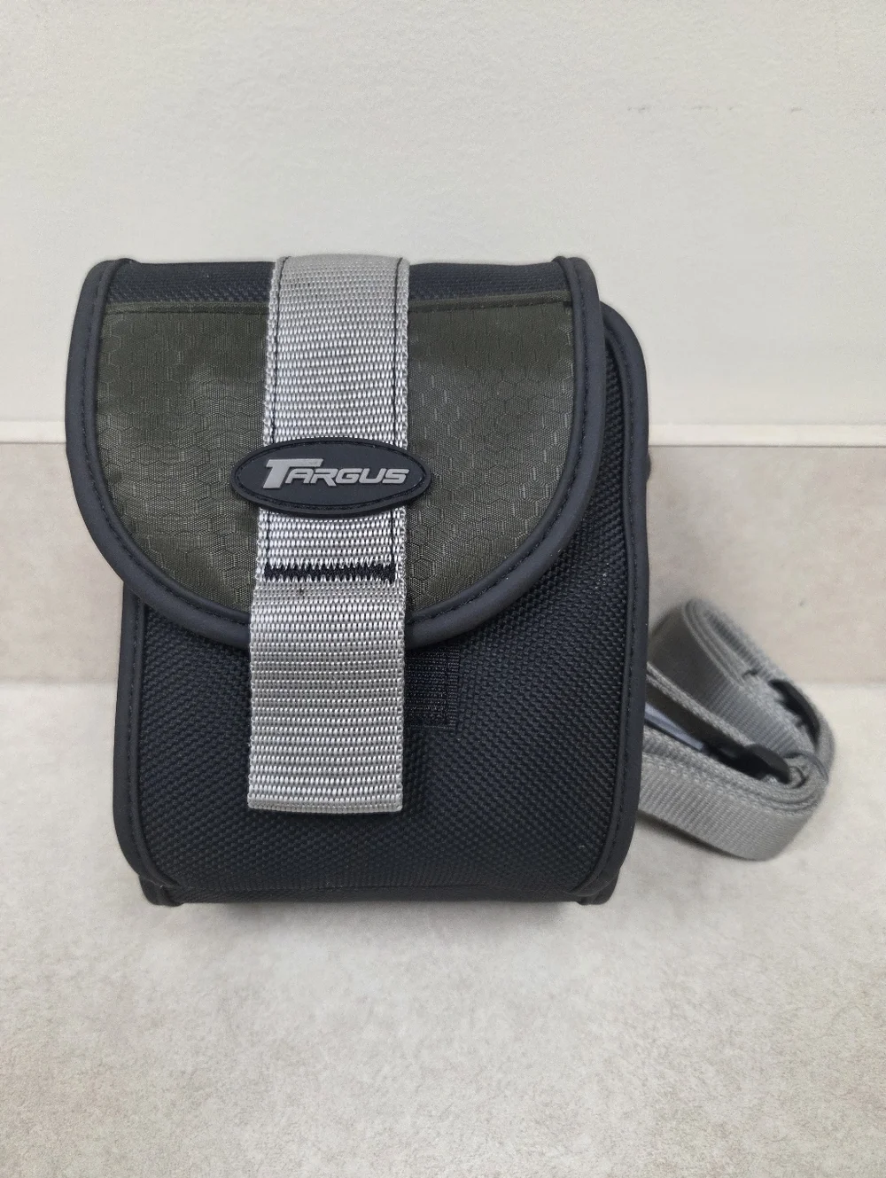 Targus DELC22 Explorer Large Camera Case w/ Shoulder Strap NWOT